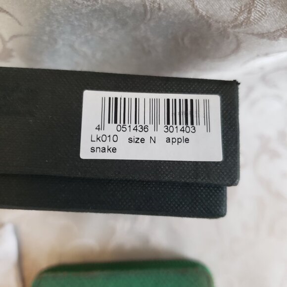 L. K. Berlin Genuine leather Green apple Python Snakeskin design card holder - Picture 8 of 8